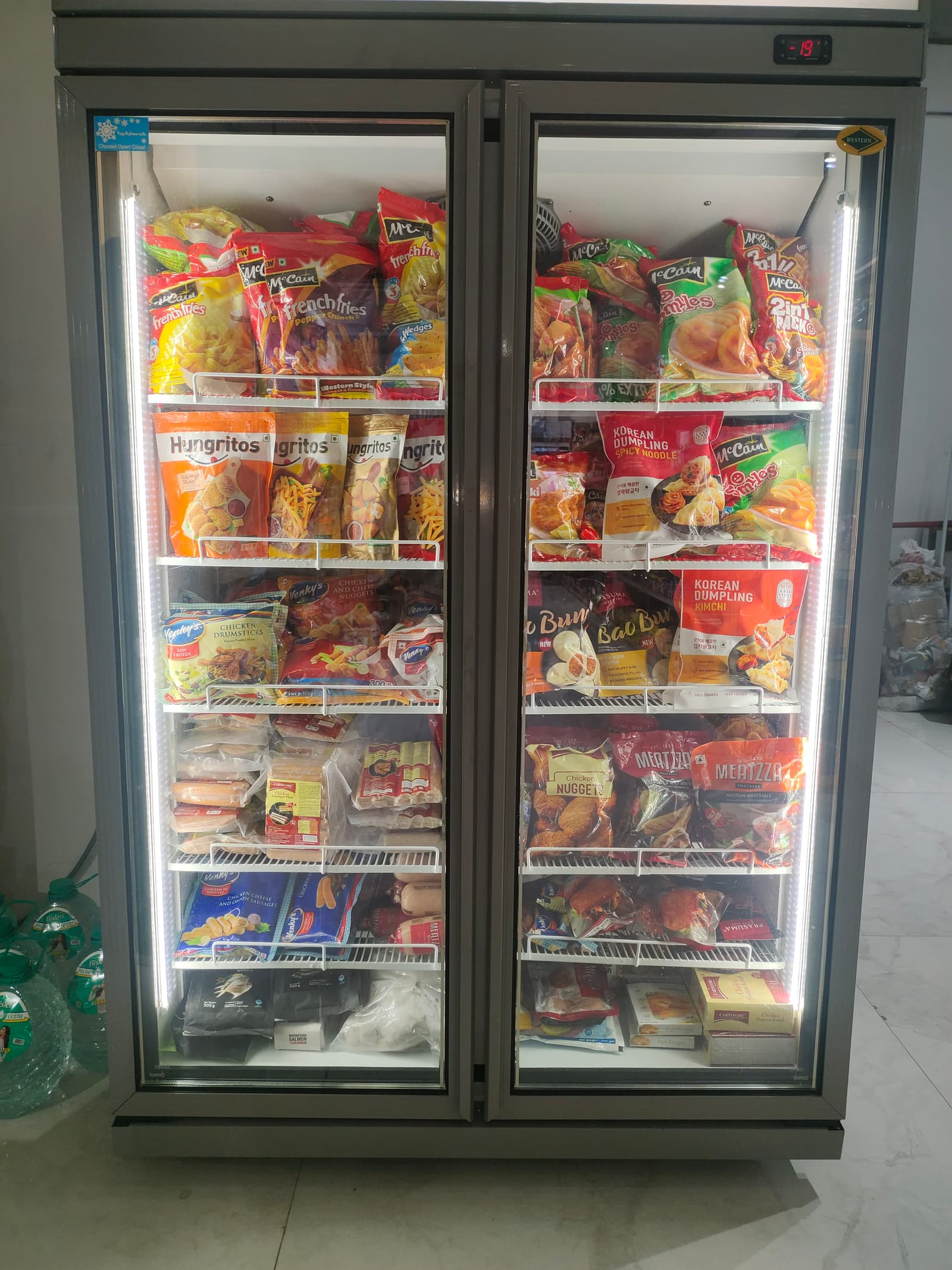 Refrigerator section with neatly arranged products
